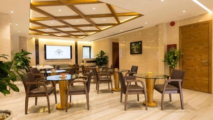 Không gian nhà hàng sang trọng và rộng lớn