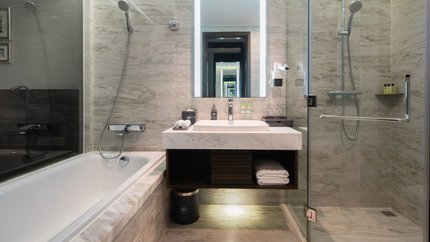 Phòng tắm bồn hiện đại