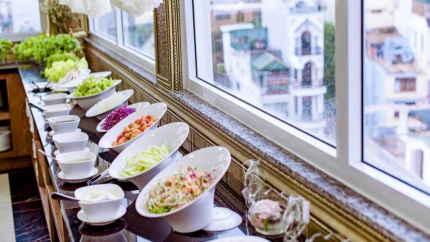 Buffet Khách sạn Queen T&T Đà Lạt