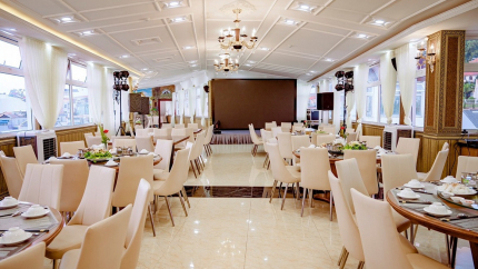 Nhà Hàng Khách sạn Queen T&T Đà Lạt