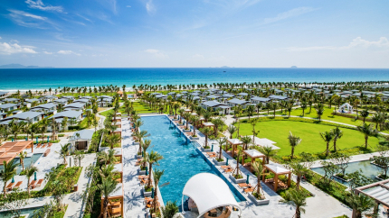 Toàn cảnh hồ bơi