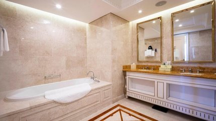 Phòng tắm trang bị đầy đủ tiện nghi
