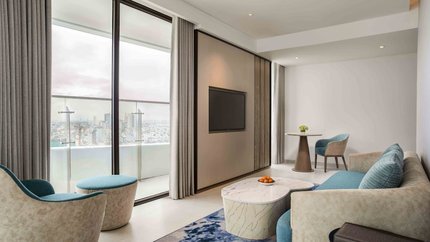 Trong phòng có không gian phòng khách