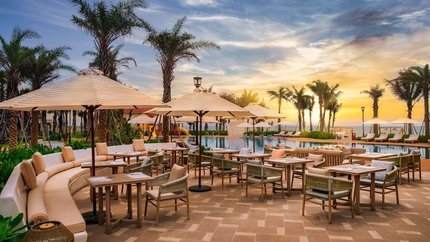 Không gian uống trà và ngắm hoàng hôn lãng mạn