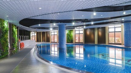 Bể bơi trong nhà