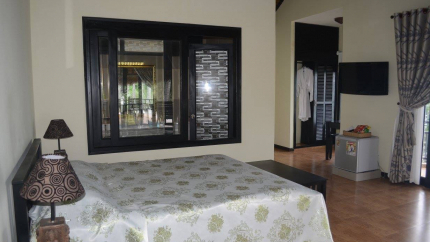 Phòng Standard Quad Pool View 2 Khách