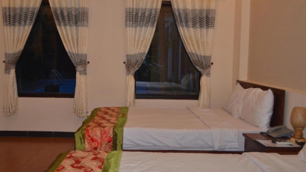 Phòng Deluxe Pool View 2 Khách Hill Side