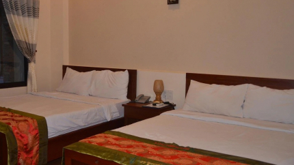 Phòng Deluxe Pool View Hill Side