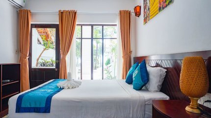 Phòng rộng rãi có cửa sổ lớn