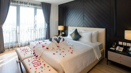 Giường ngủ thoải mái, thiết kế tối giản