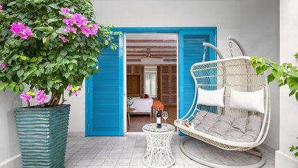 Khoảng sân trước phòng