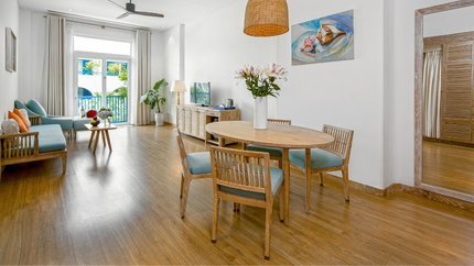 Không gian phòng khách rộng rãi