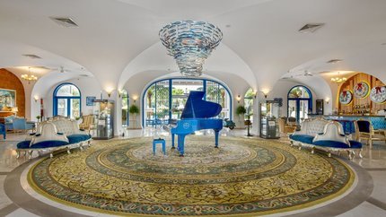 Sảnh resort được thiết kế theo phong cách châu Âu