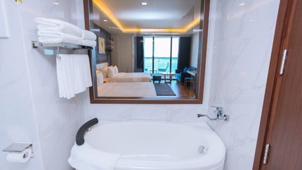 Phòng vệ sinh được trang bị các thiết bị hiện đại