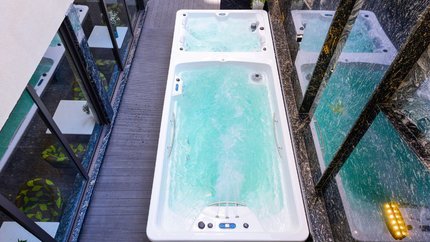 Bồn sục Jacuzzi