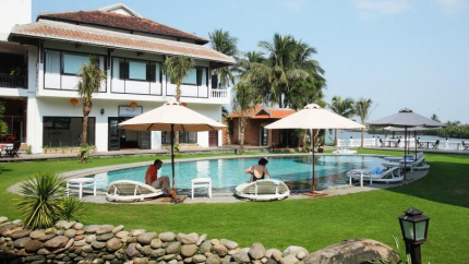 Bể bơi ngoài trời