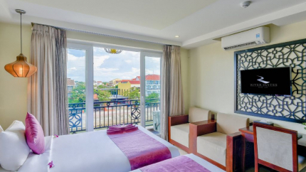 Deluxe City View tại khách sạn River Suites