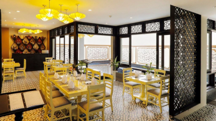 Nhà Hàng tại Hotel River Suites