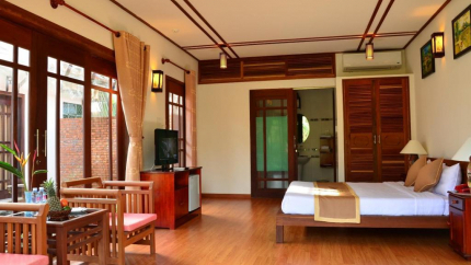 Phòng Deluxe Twin River View Tại Riverside Bamboo Resort