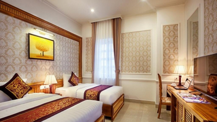 Phòng Superior Triple tại Riverside Hotel
