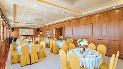 Nhà hàng tại Riverside Hotel