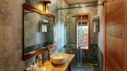 Phòng tắm tại Rocks Beach Boutique Resort 3 sao