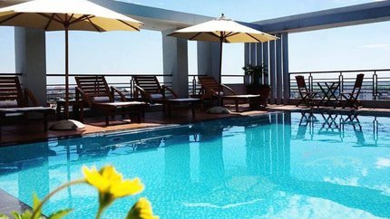 Bể bơi ngoài trời