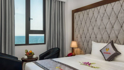 Deluxe Double with partial Seaview Royal Charm Hotel Đà Nẵng