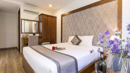 Family Room Tại Royal Charm Hotel 3*