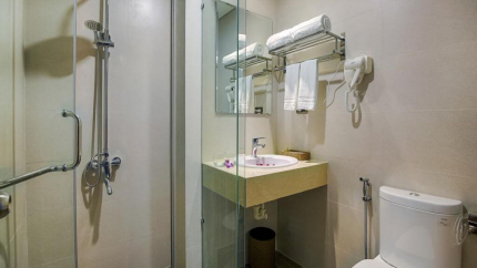 Phòng Tắm Royal Charm Hotel