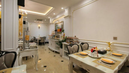 Nhà Hàng tại Hà Nội Royal Holiday