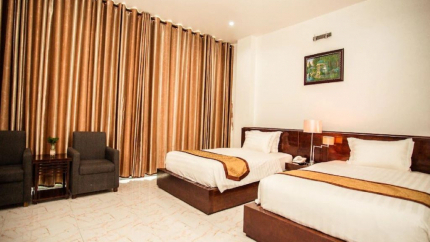 Phòng Deluxe Twin Royal Hotel 3*