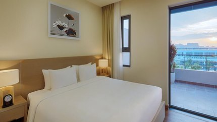 Căn phòng view vườn