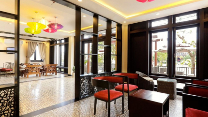 Quán Cafe tại Royal Riverside 4*