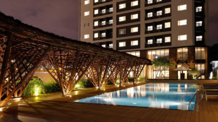 Hồ bơi tại Roygent Parks tại Roygent Parks Hotel 4* Hà Nội
