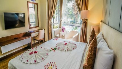 Khung cửa kinh lớn đón nắng