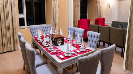 Tiệc Riêng Tư Tại Phòng Presidential Suite Khách Sạn Sài Gòn Đông Hà Quảng Trị