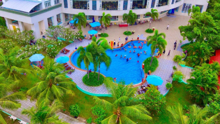 Bể Bơi Ngoài Trời