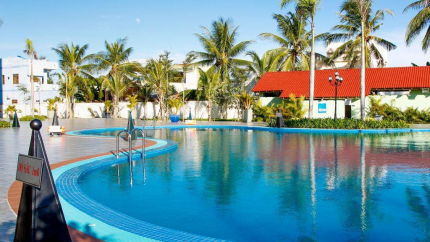 Bể Bơi Ngoài Trời