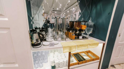 Quầy tự phục vụ tại nhà hàng Saigon Hanoi Central