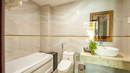 Phòng tắm Deluxe Room Tại Saigon Hanoi Hotel 3*