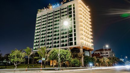 Khách sạn về đêm