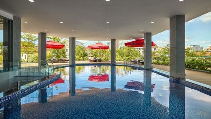 Bể bơi trong nhà