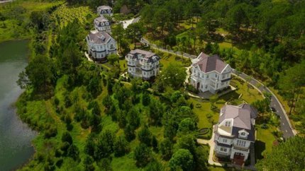 Khu nghỉ dưỡng nằm ngay cạnh hồ Tuyền Lâm
