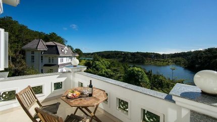 Ban công với tầm nhìn hồ Tuyền Lâm tuyệt đẹp