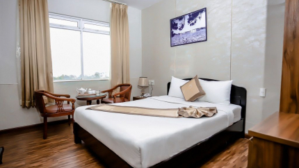 Phòng Deluxe Double tại khách sạn 2* Sandals Bảo Lộc Hotel