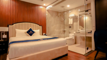 Phòng Deluxe Double tại Vista Sandals Hotel 4* Bảo Lộc