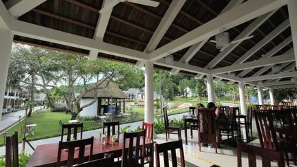 Nhà hàng tại Santa Garden Resort Phú Quốc
