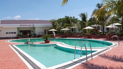 Hồ bơi ngoài trời