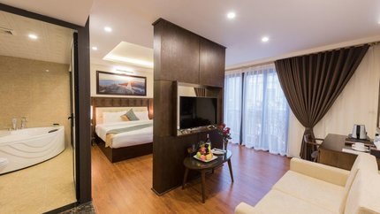 Không gian phòng rộng rãi, sang trọng